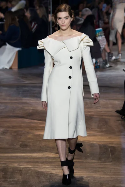 Look 26